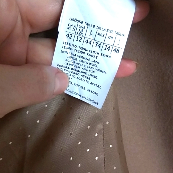 Like-new, lined MaxMara camel-colored wool blazer - Picture 4 of 10